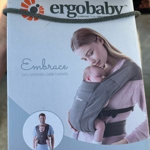 Ergo baby embrace baby carrier